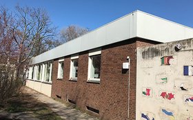 FCS-Maßnahme: Nistkästen am Schulgebäude – Nebengebäude