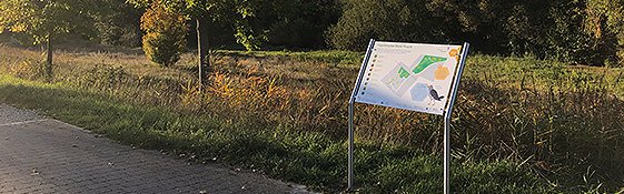 Starttafel für den Vogellehrpfad mit Vogelstimmen