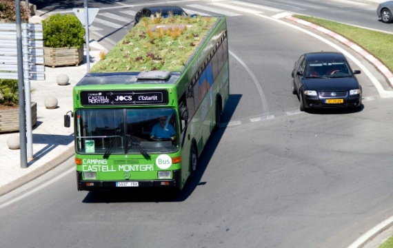 Bepflanztes Busdach auf den Straßen von Barcelona - Foto: www.phytokinetic.com